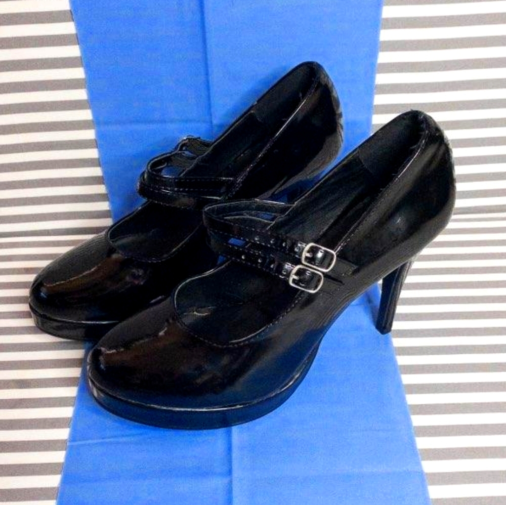 Size 10 double strap MaryJane Patent Leather heels